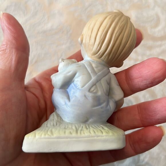 Vintage Boy & Girl porcelain sitting figurines EVC no chips cracks or fading - Picture 14 of 16